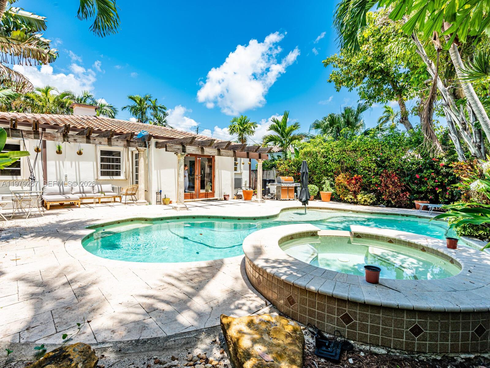 8927 Hawthorne Ave Surfside, FL 33154