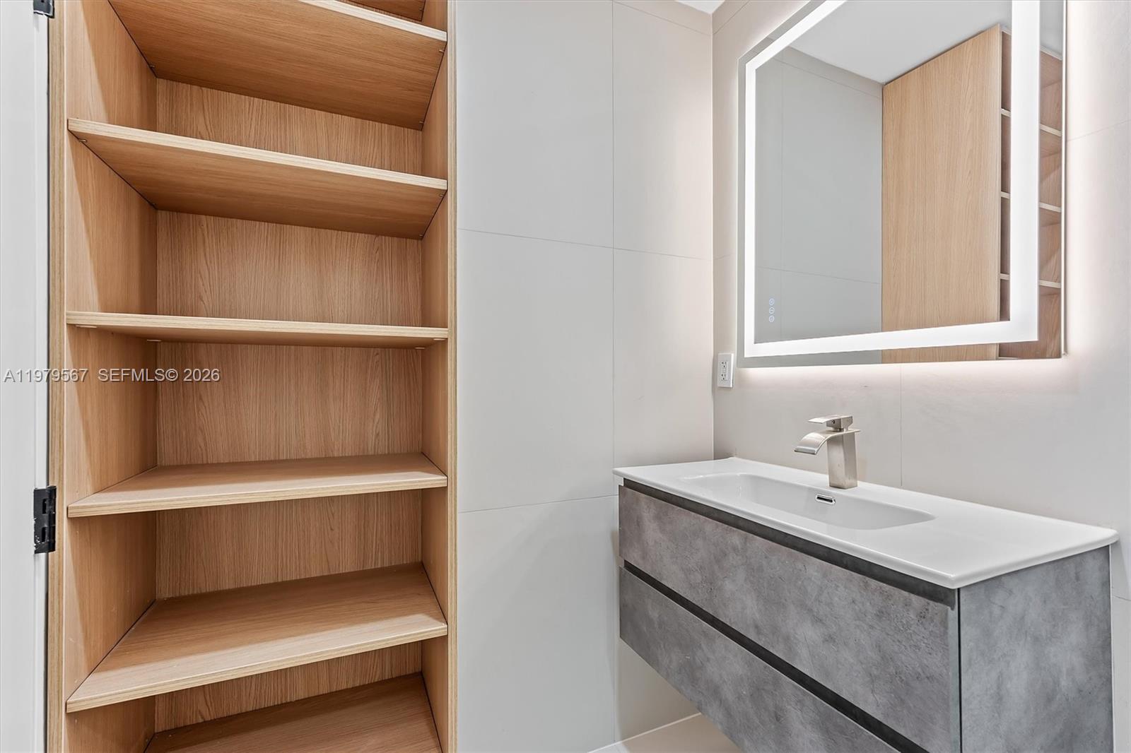 4144 Alton Rd Miami Beach, FL 33140