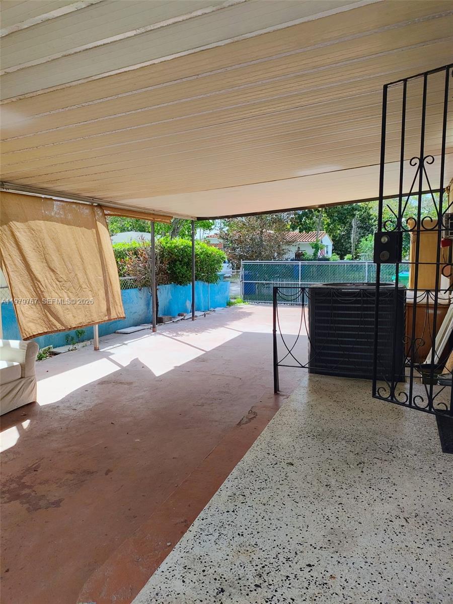 525 SW 56th Ave Miami, FL 33134