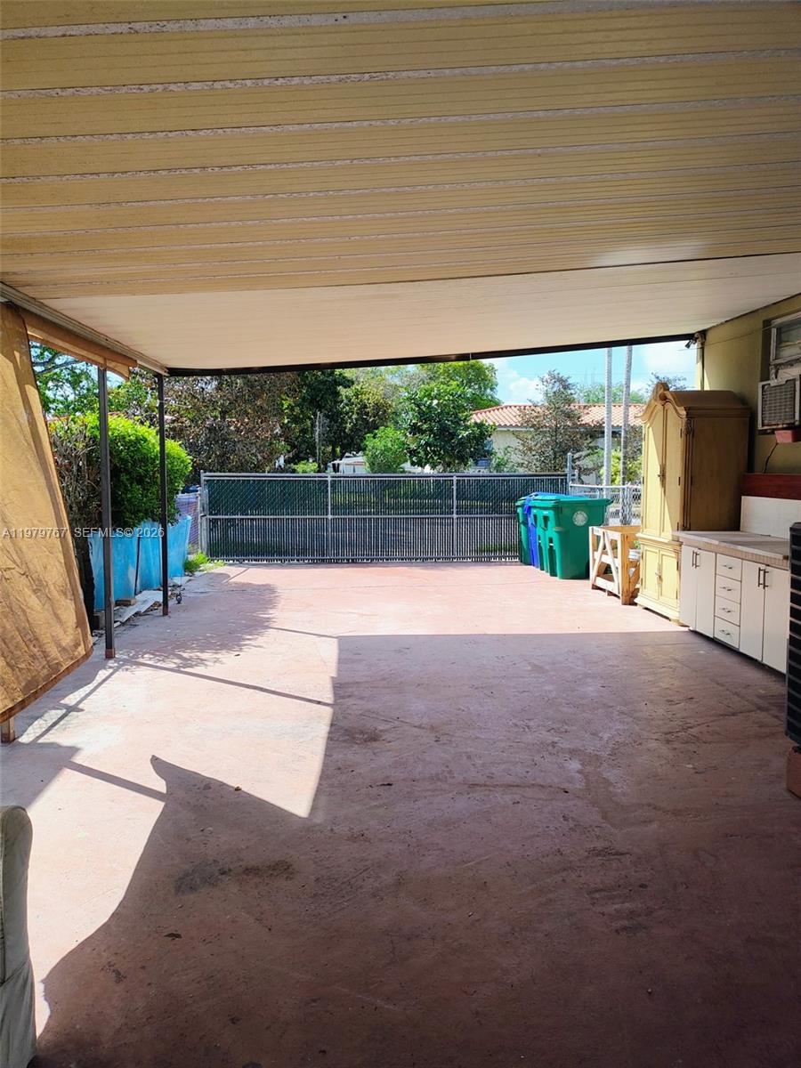 525 SW 56th Ave Miami, FL 33134