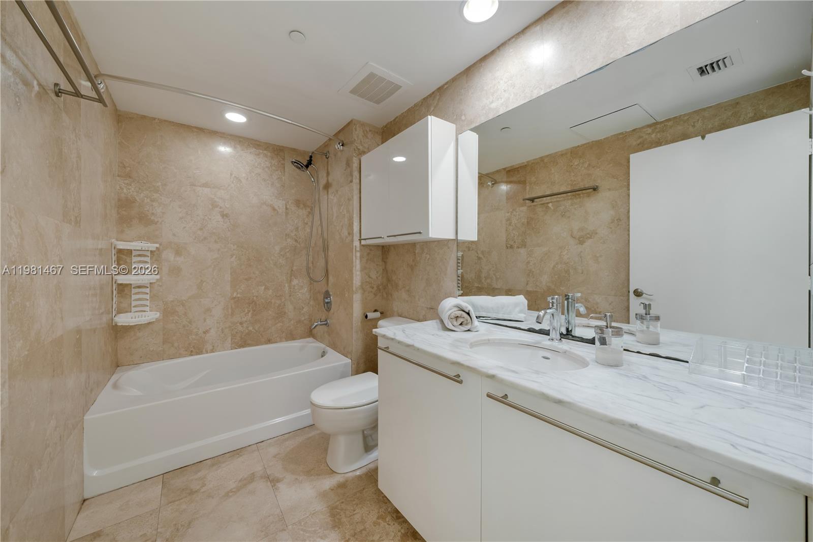 950 Brickell Bay Dr #1403 Miami, FL 33131