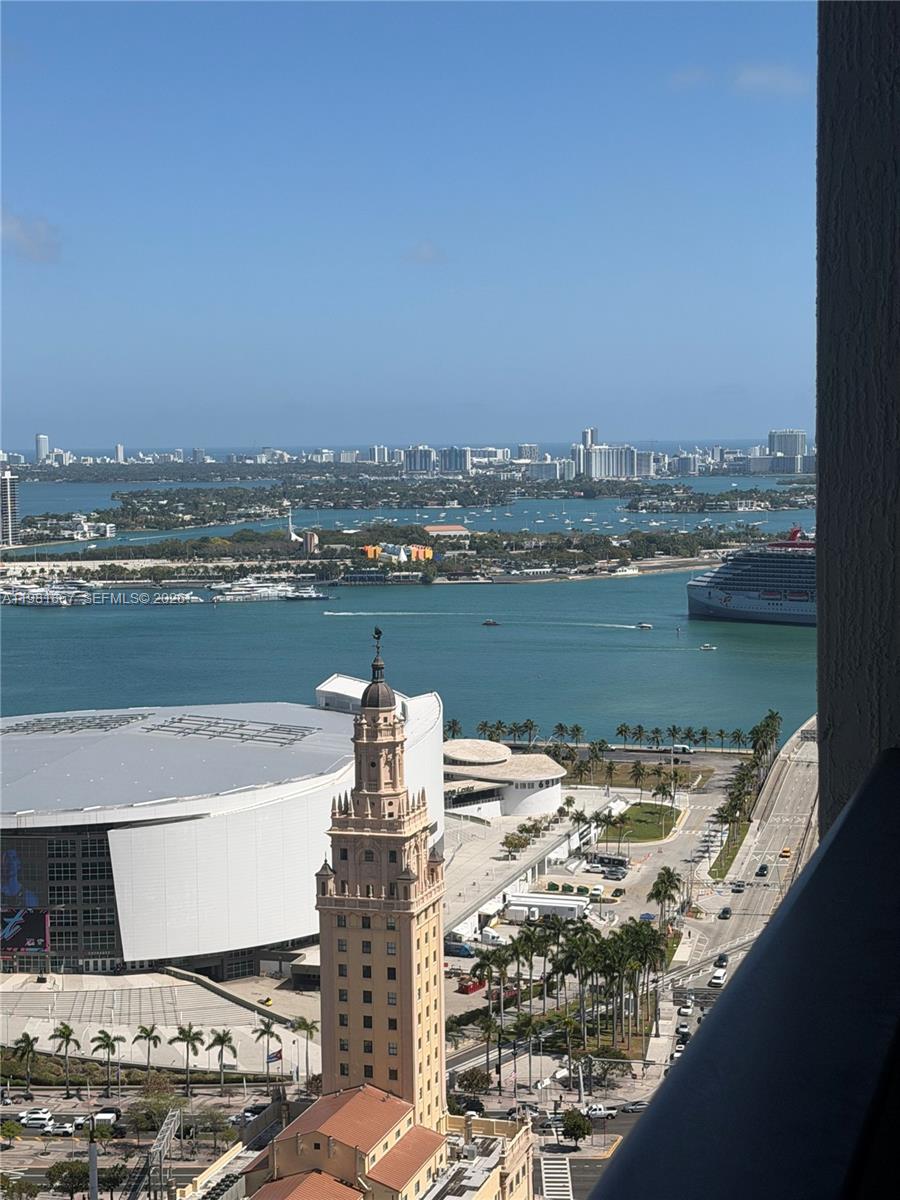 image 501 FIRST Residences11