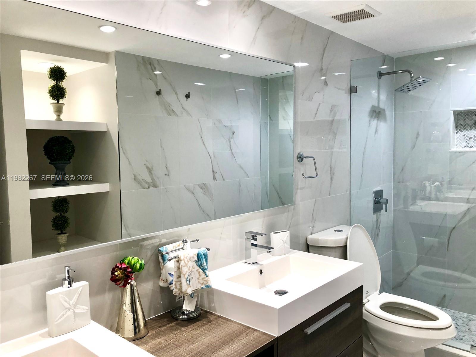 19999 E Country Clb Dr #1405 Aventura, FL 33180