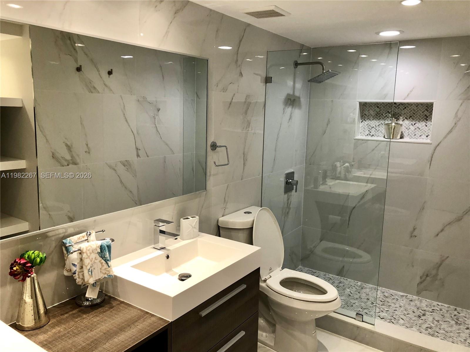 19999 E Country Clb Dr #1405 Aventura, FL 33180