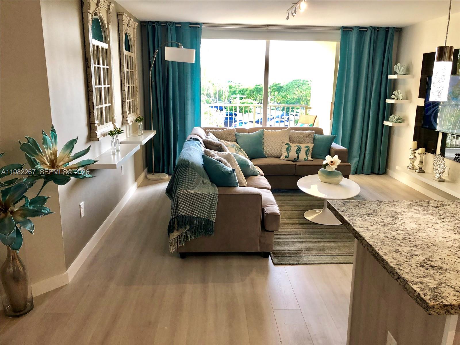 19999 E Country Clb Dr #1405 Aventura, FL 33180