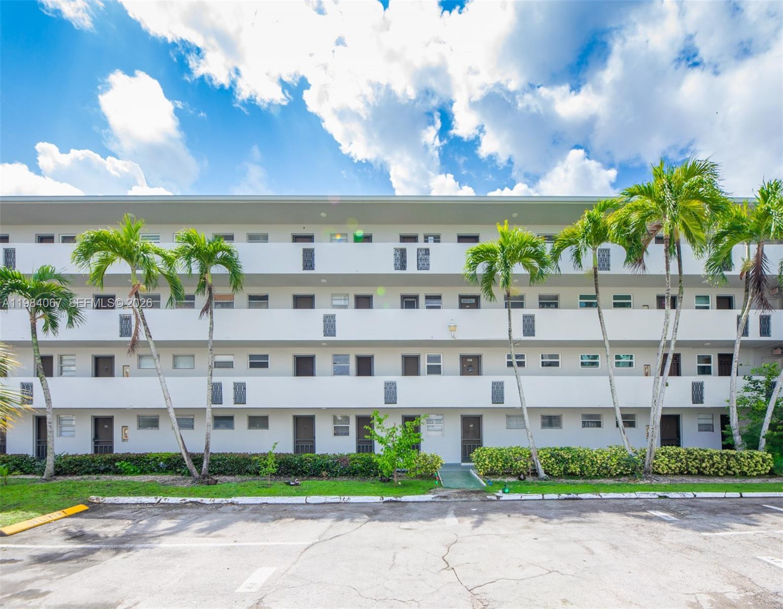 1680 NE 191st St #107-2 Miami, FL 33179