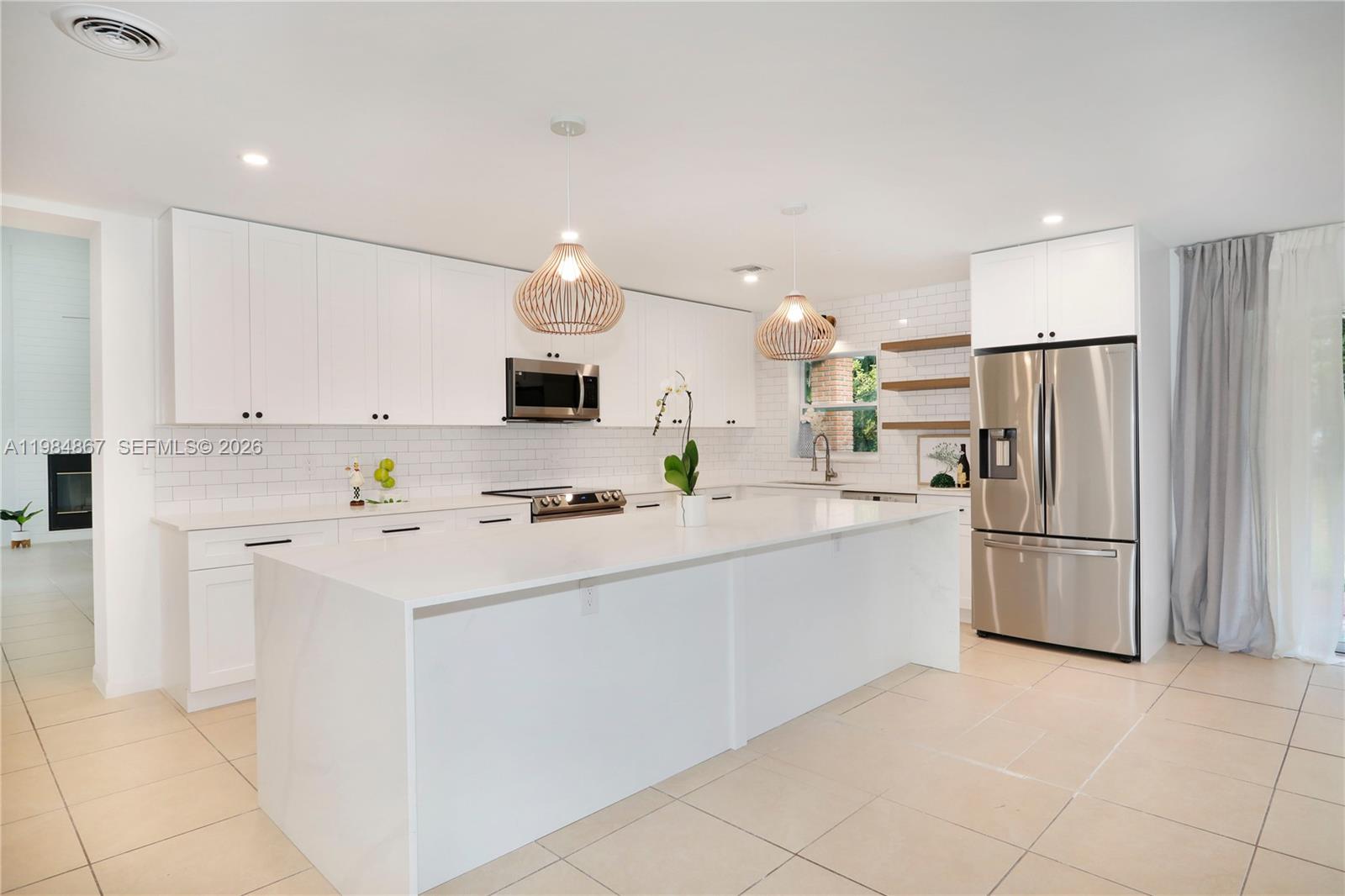 6841 SW 130th Ter Pinecrest, FL 33156