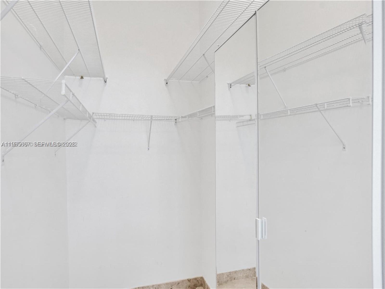 image Brickell on the River North14