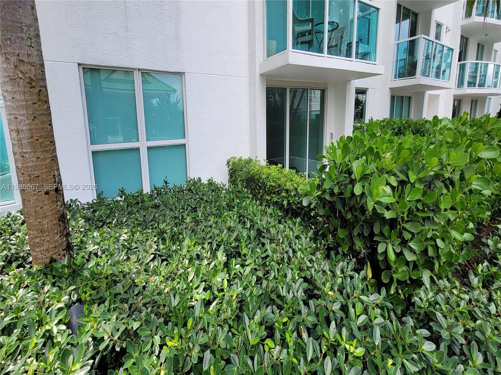 image Brickell on the River North18