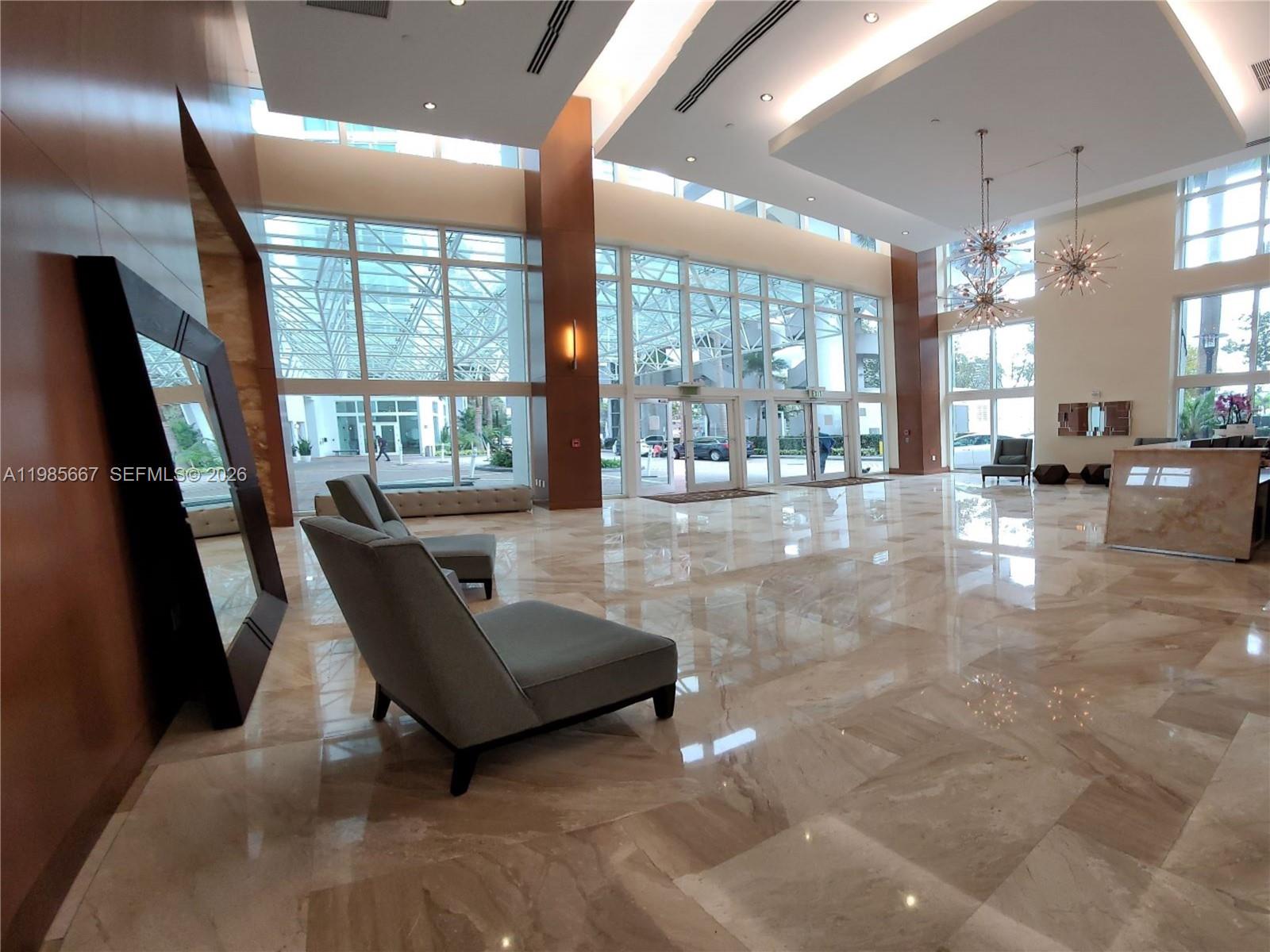 image Brickell on the River North1