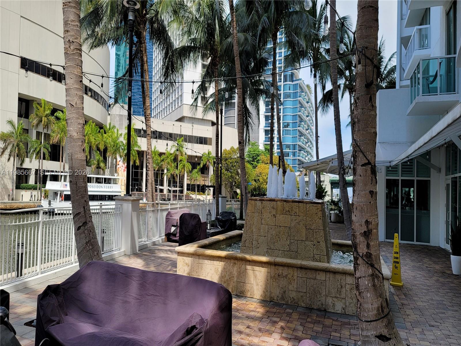 image Brickell on the River North31