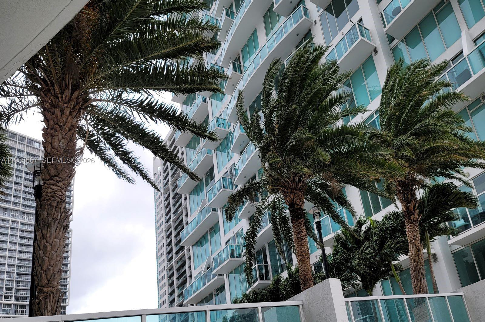 image Brickell on the River North36