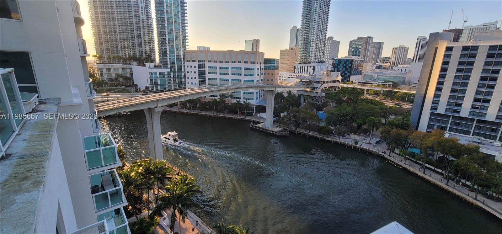 image Brickell on the River North55