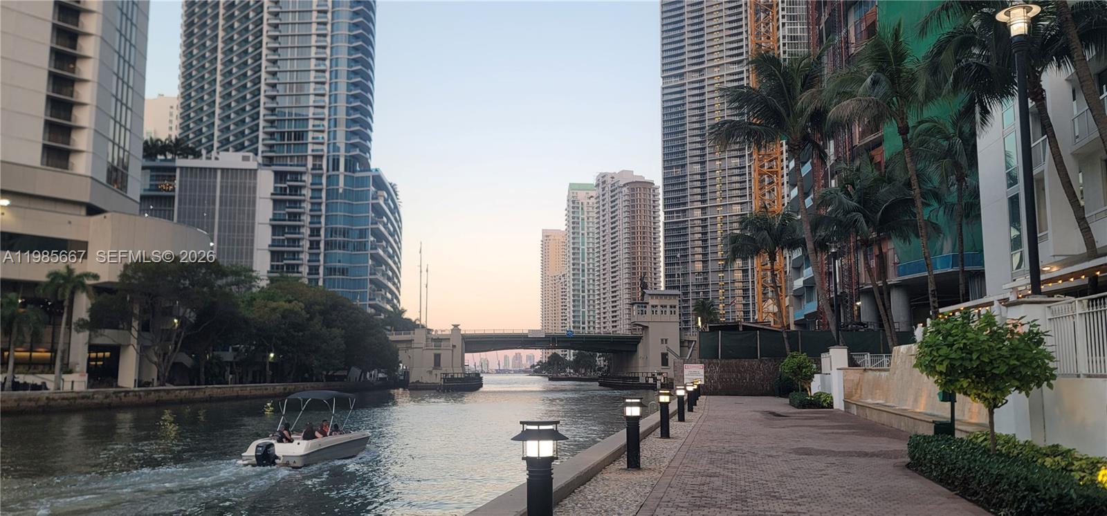 image Brickell on the River North64