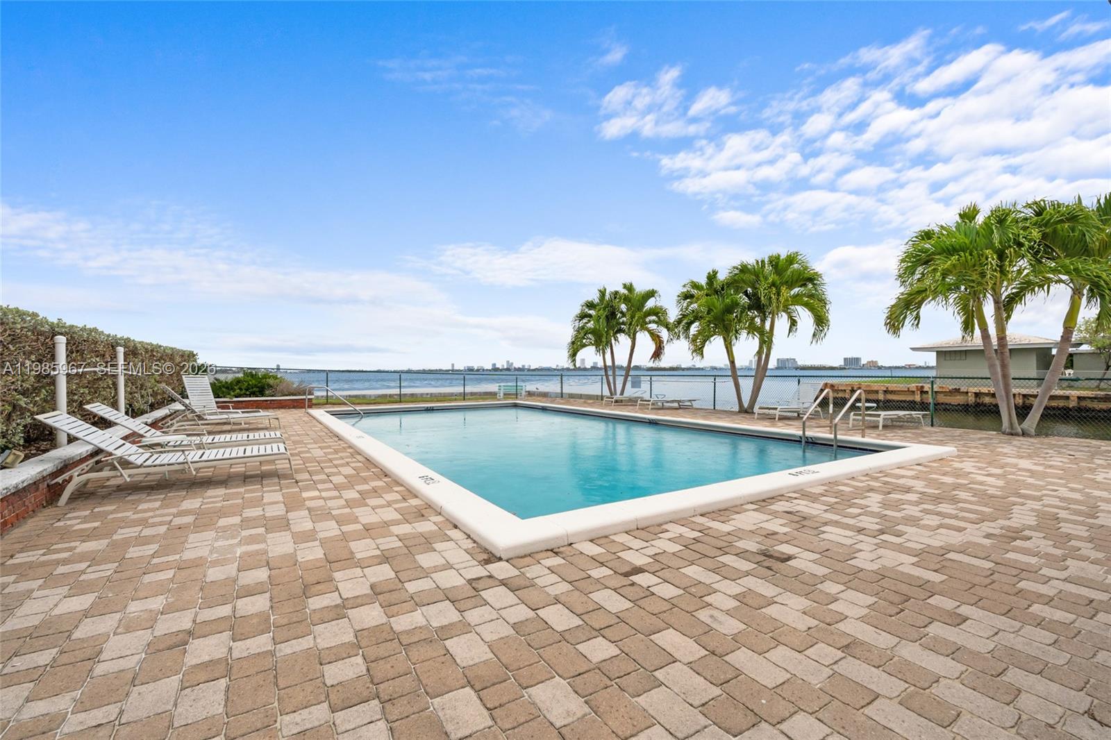 1700 NE 105th St #505