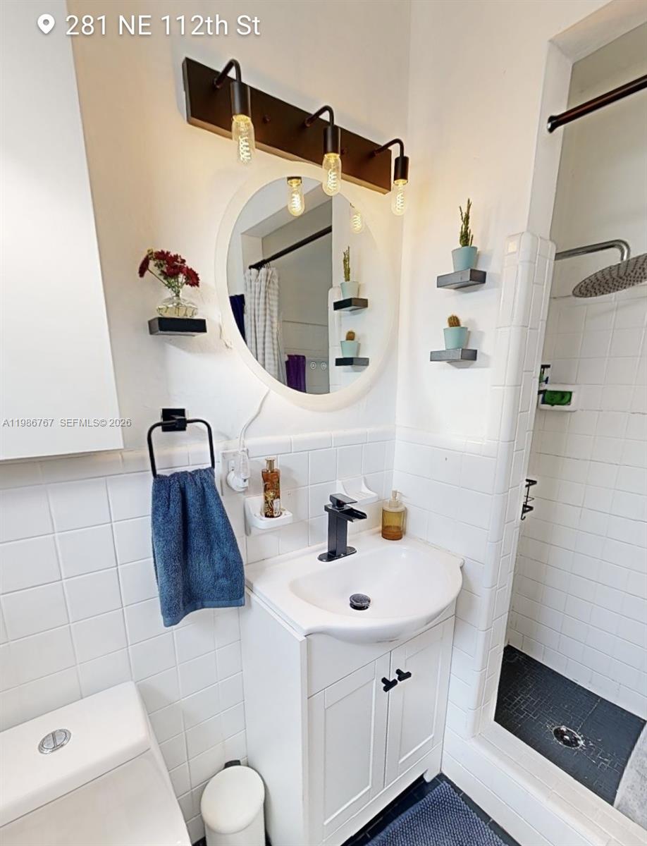 281 NE 112th St Miami, FL 33161