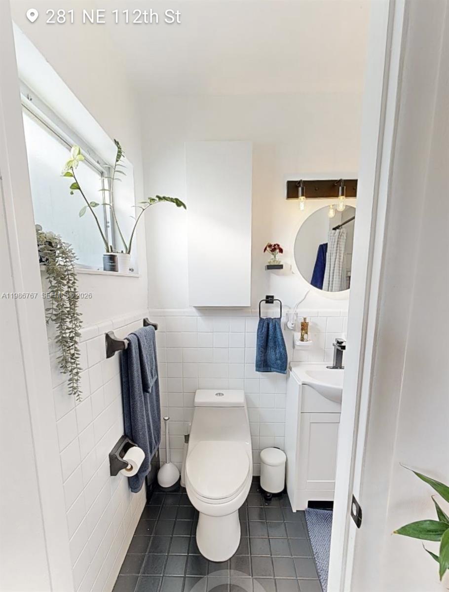 281 NE 112th St Miami, FL 33161