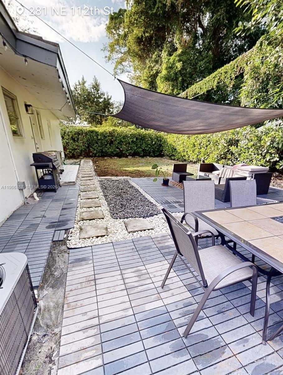 281 NE 112th St Miami, FL 33161