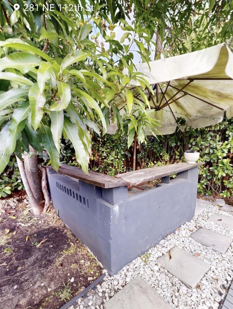 281 NE 112th St Miami, FL 33161