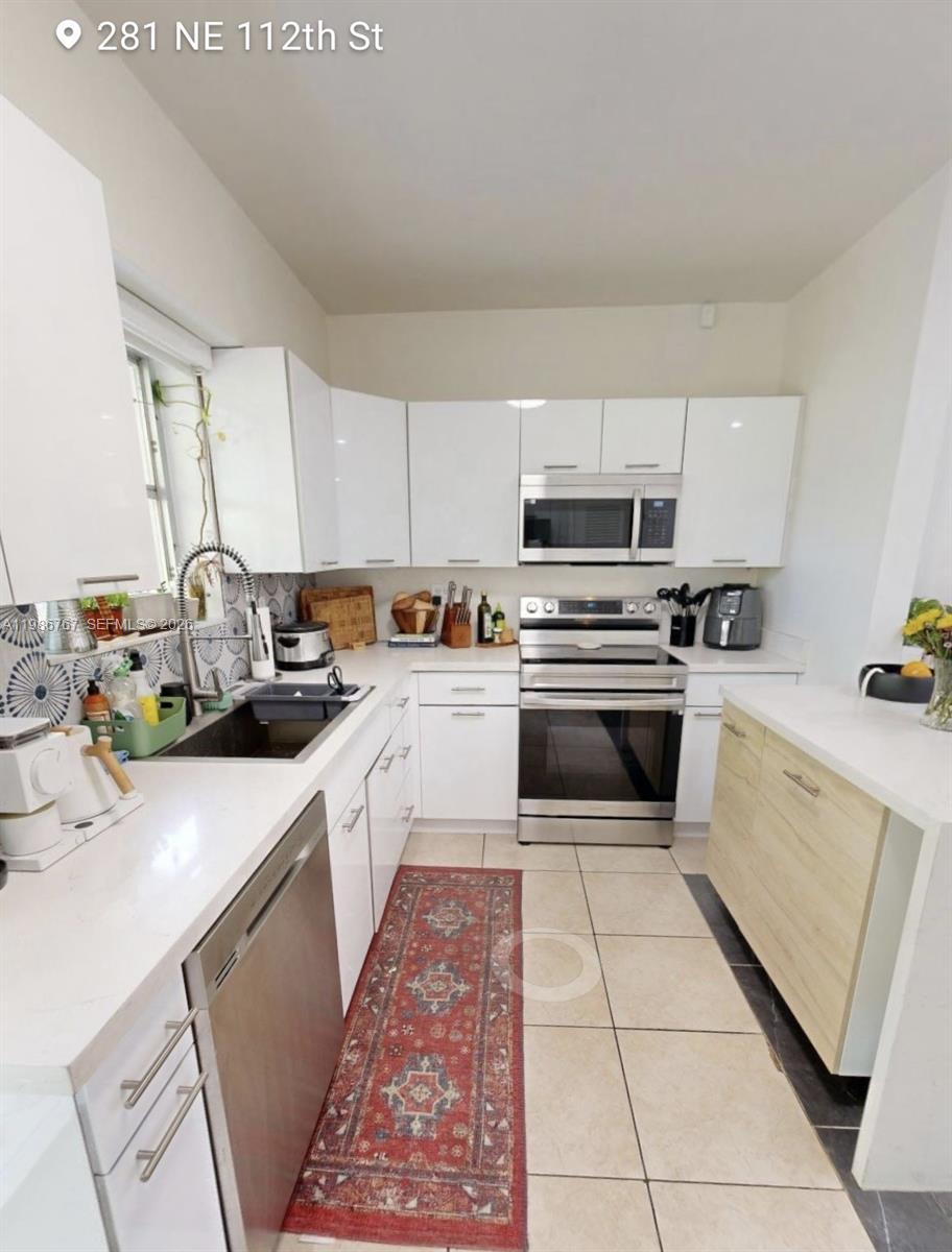 281 NE 112th St Miami, FL 33161