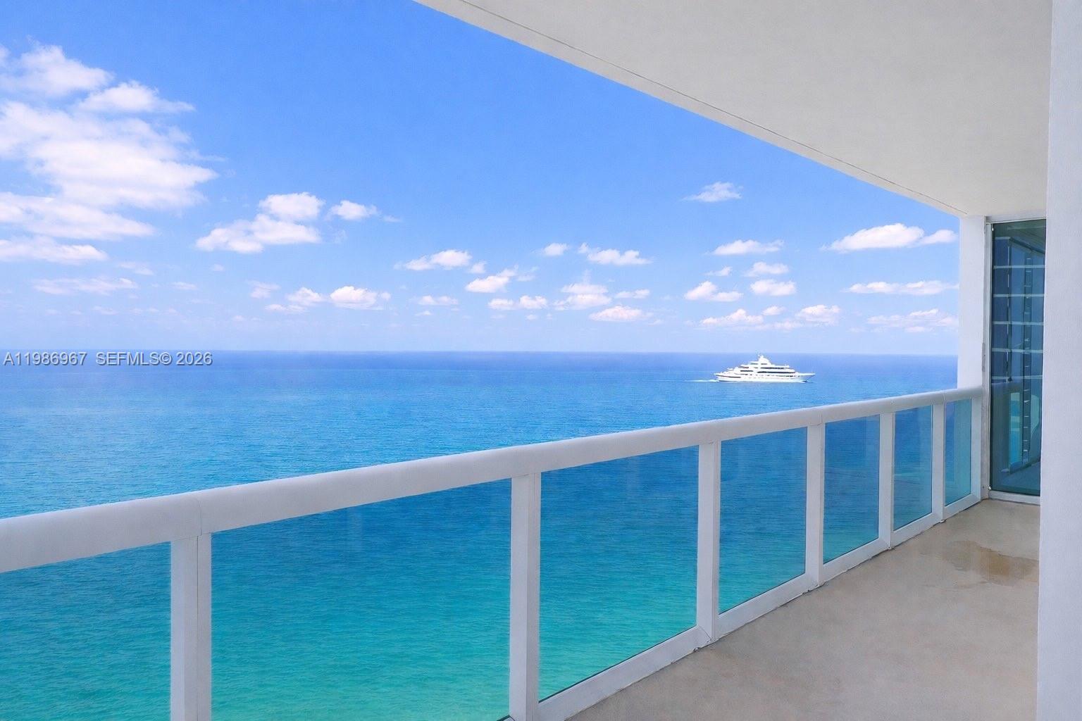 image Beach Club 324
