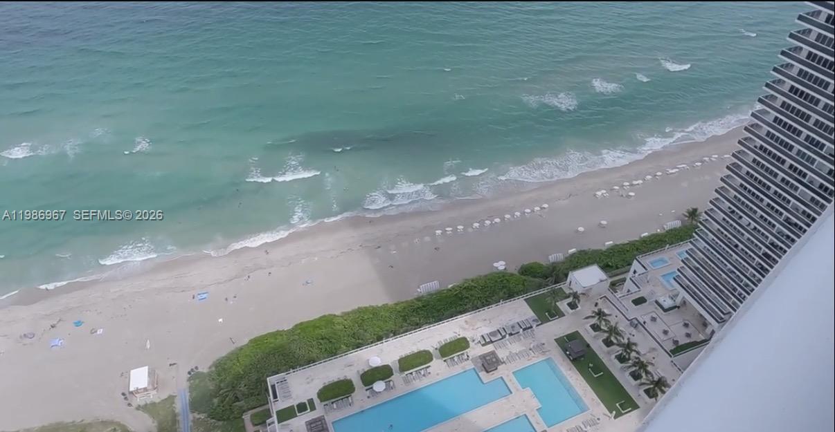 image Beach Club 325