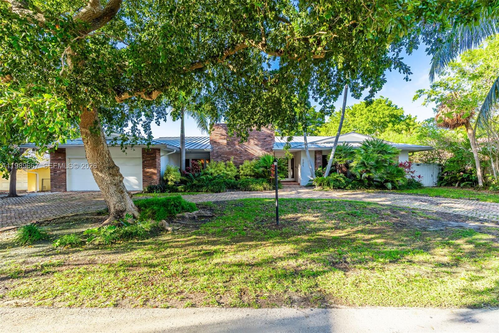 221 Knollwood Dr Key Biscayne, FL 33149