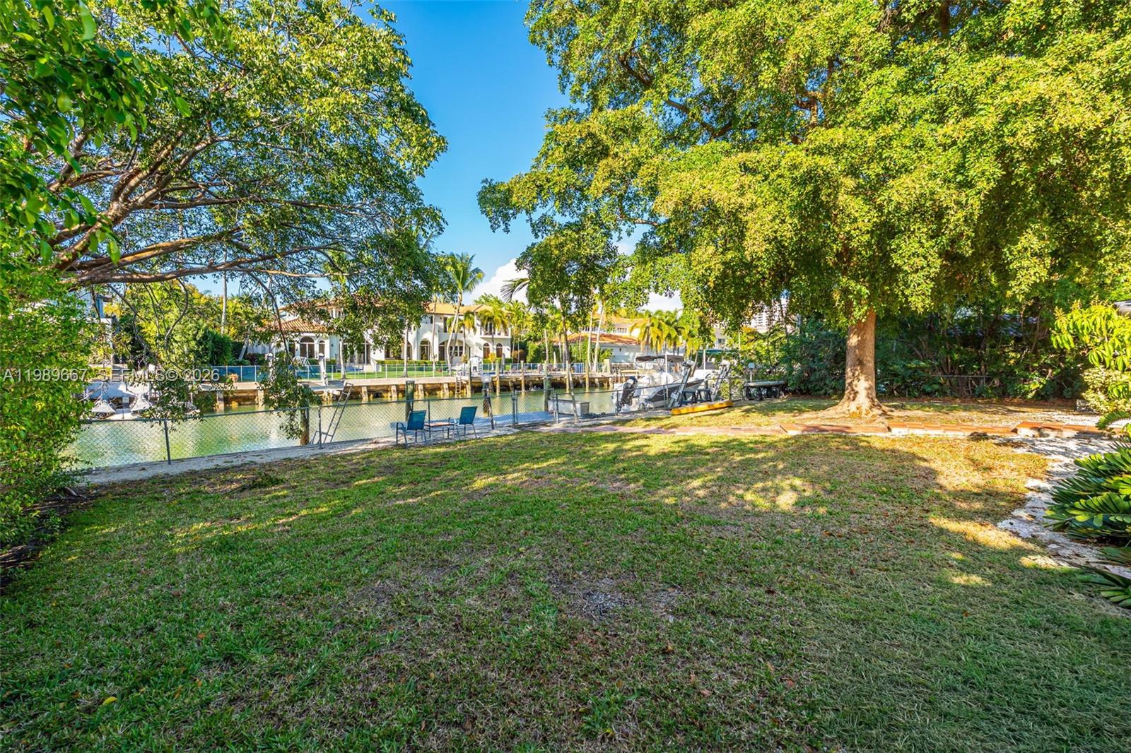 221 Knollwood Dr Key Biscayne, FL 33149