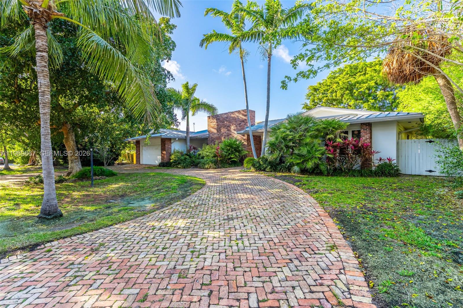 221 Knollwood Dr Key Biscayne, FL 33149