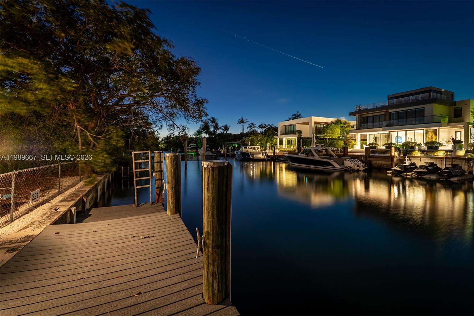 221 Knollwood Dr Key Biscayne, FL 33149