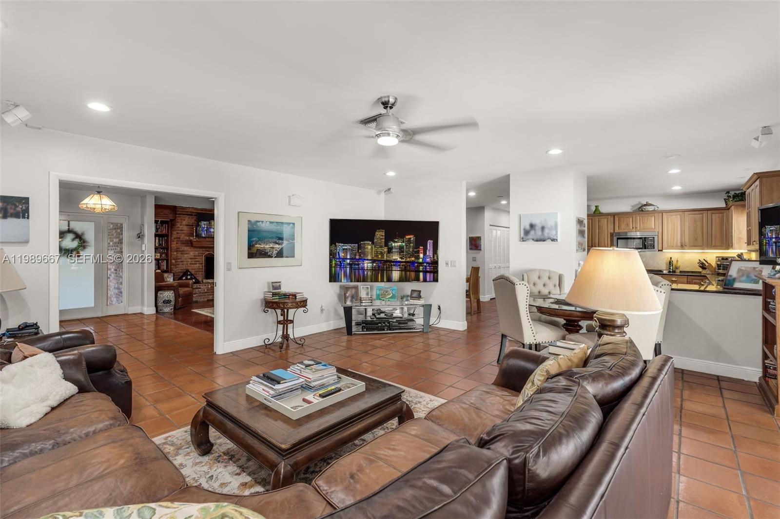 221 Knollwood Dr Key Biscayne, FL 33149