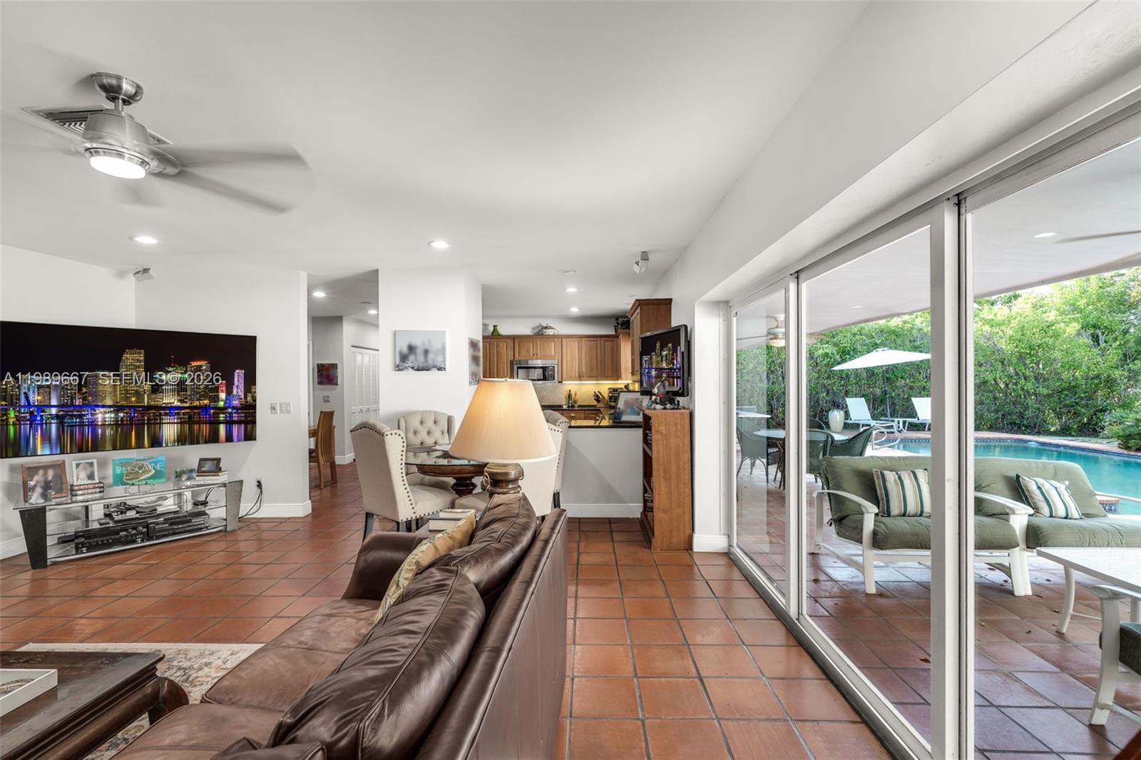 221 Knollwood Dr Key Biscayne, FL 33149