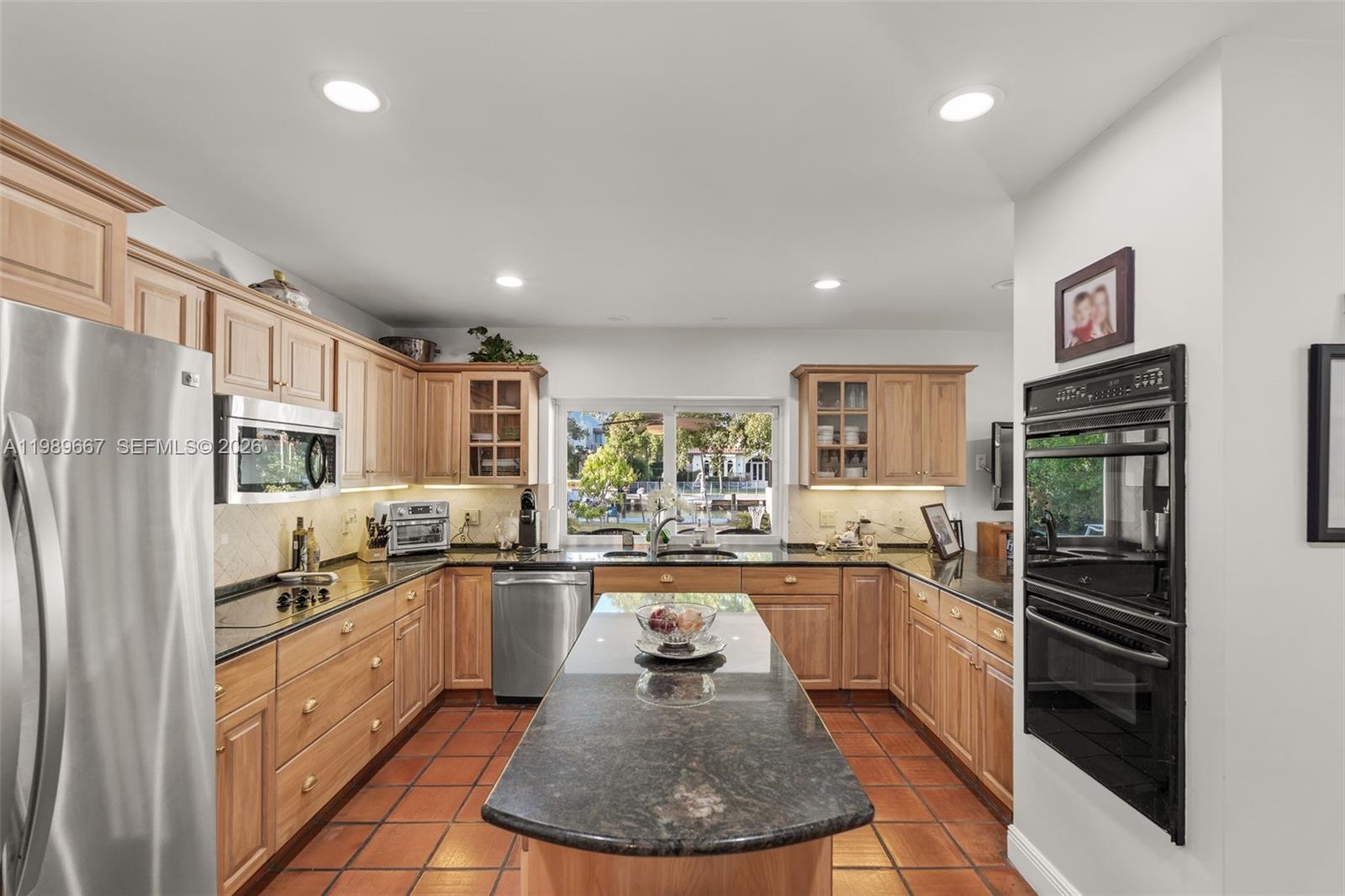 221 Knollwood Dr Key Biscayne, FL 33149