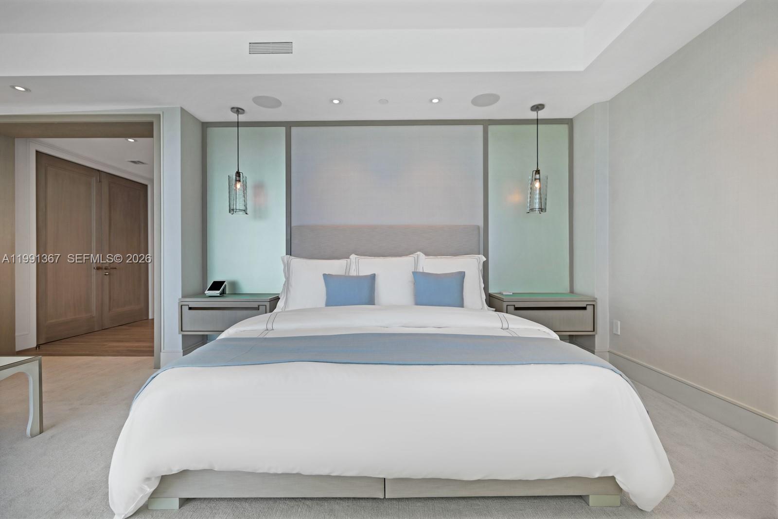 10203 Collins Ave #1702 Bal Harbour, FL 33154