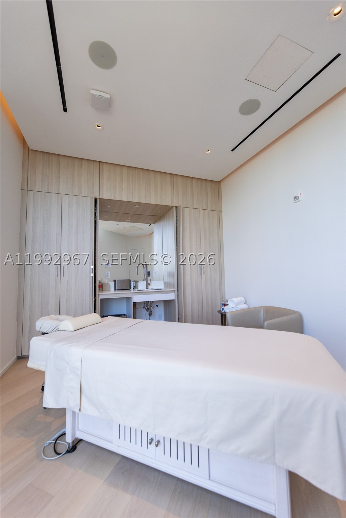 17901 Collins Ave #2404 Sunny Isles Beach, FL 33160