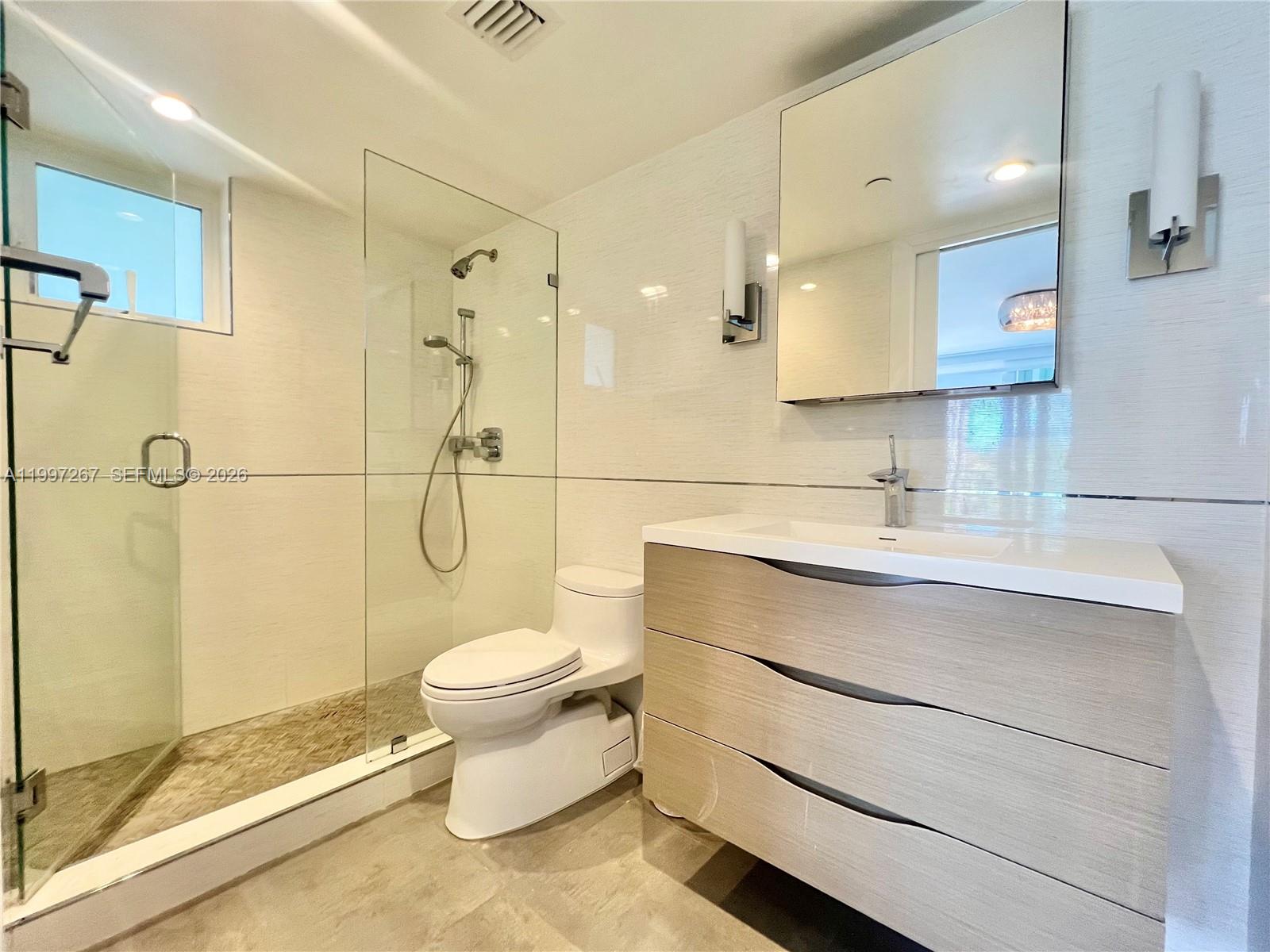 7832 Collins Ave #304 Miami Beach, FL 33141