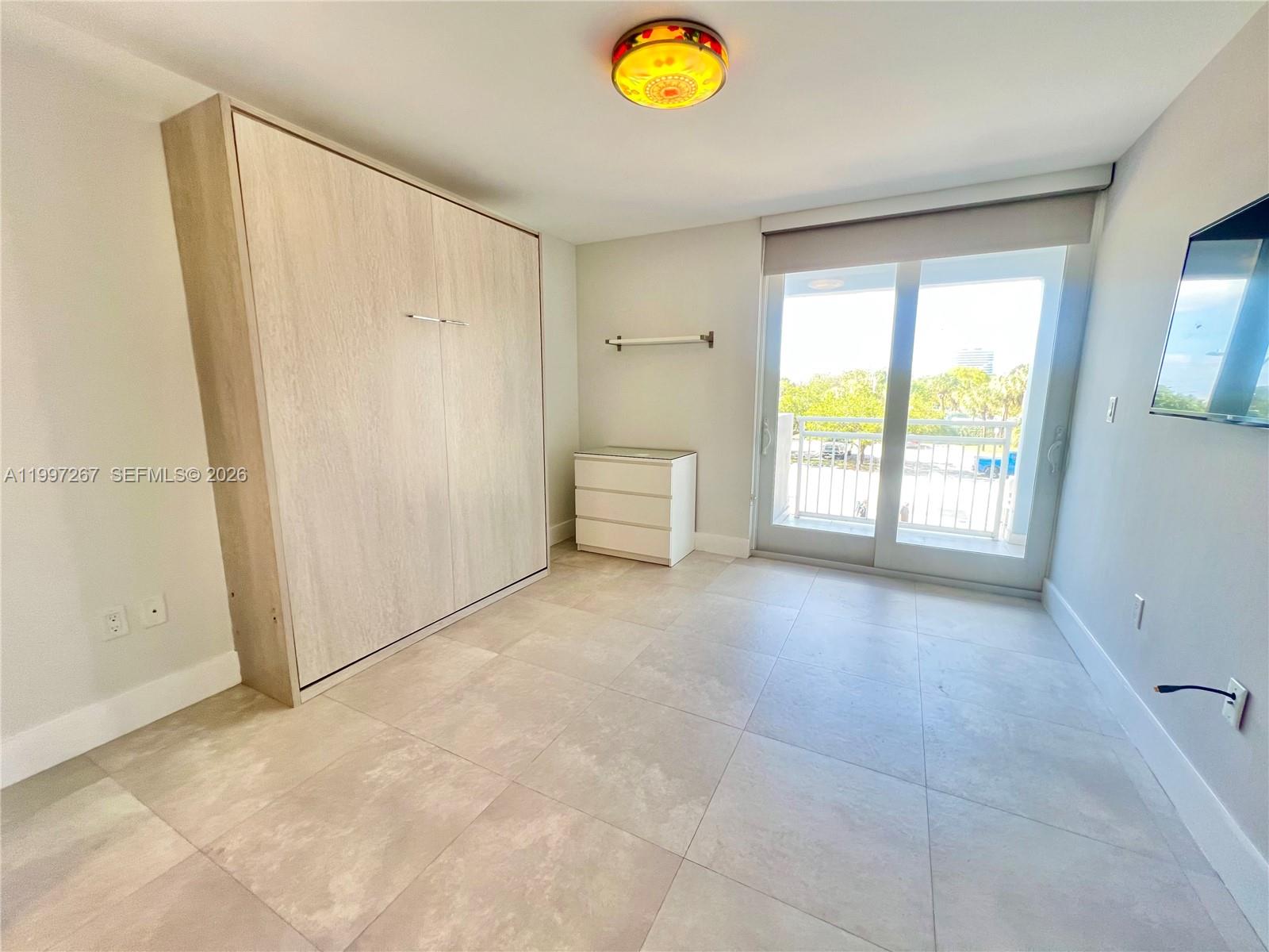 7832 Collins Ave #304 Miami Beach, FL 33141