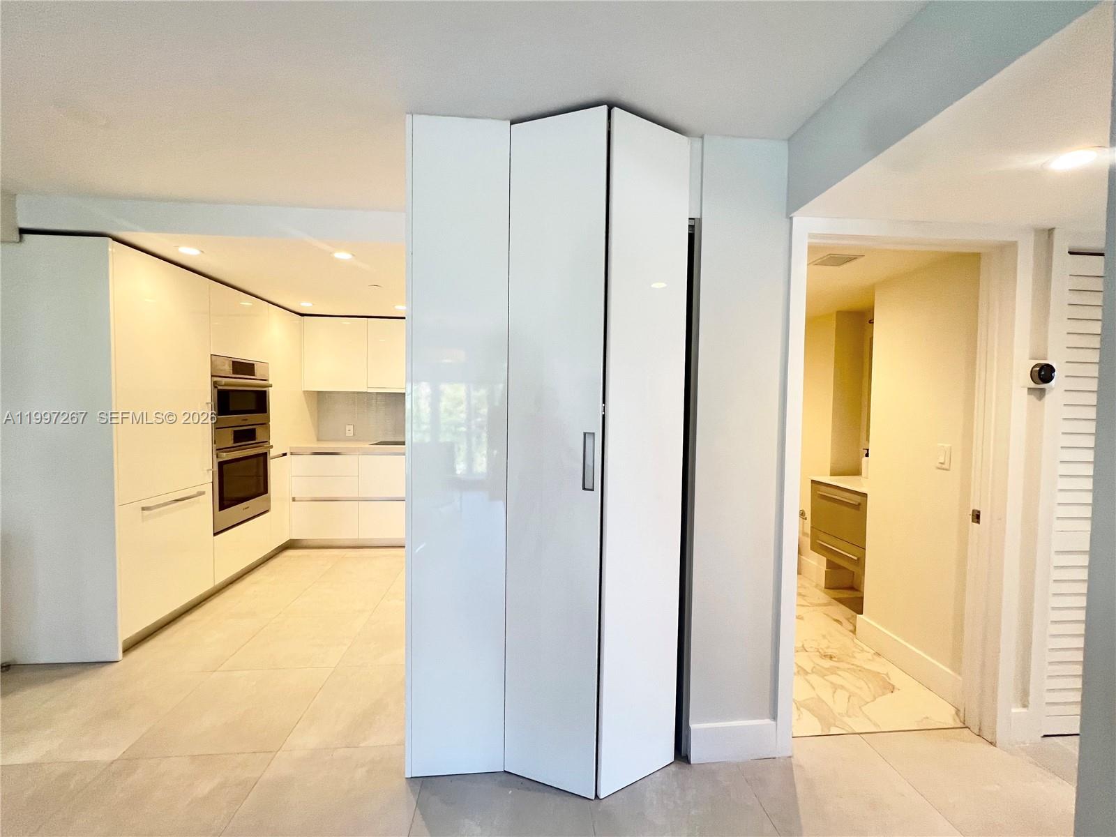 7832 Collins Ave #304 Miami Beach, FL 33141