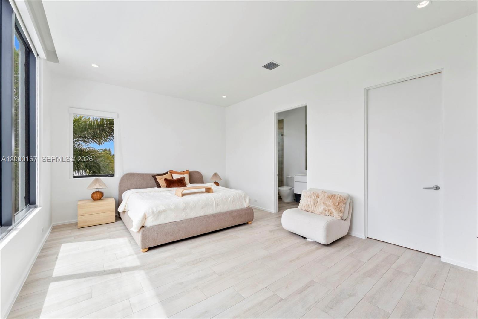 4232 E Tradewinds Ave Lauderdale By The Sea, FL 33308