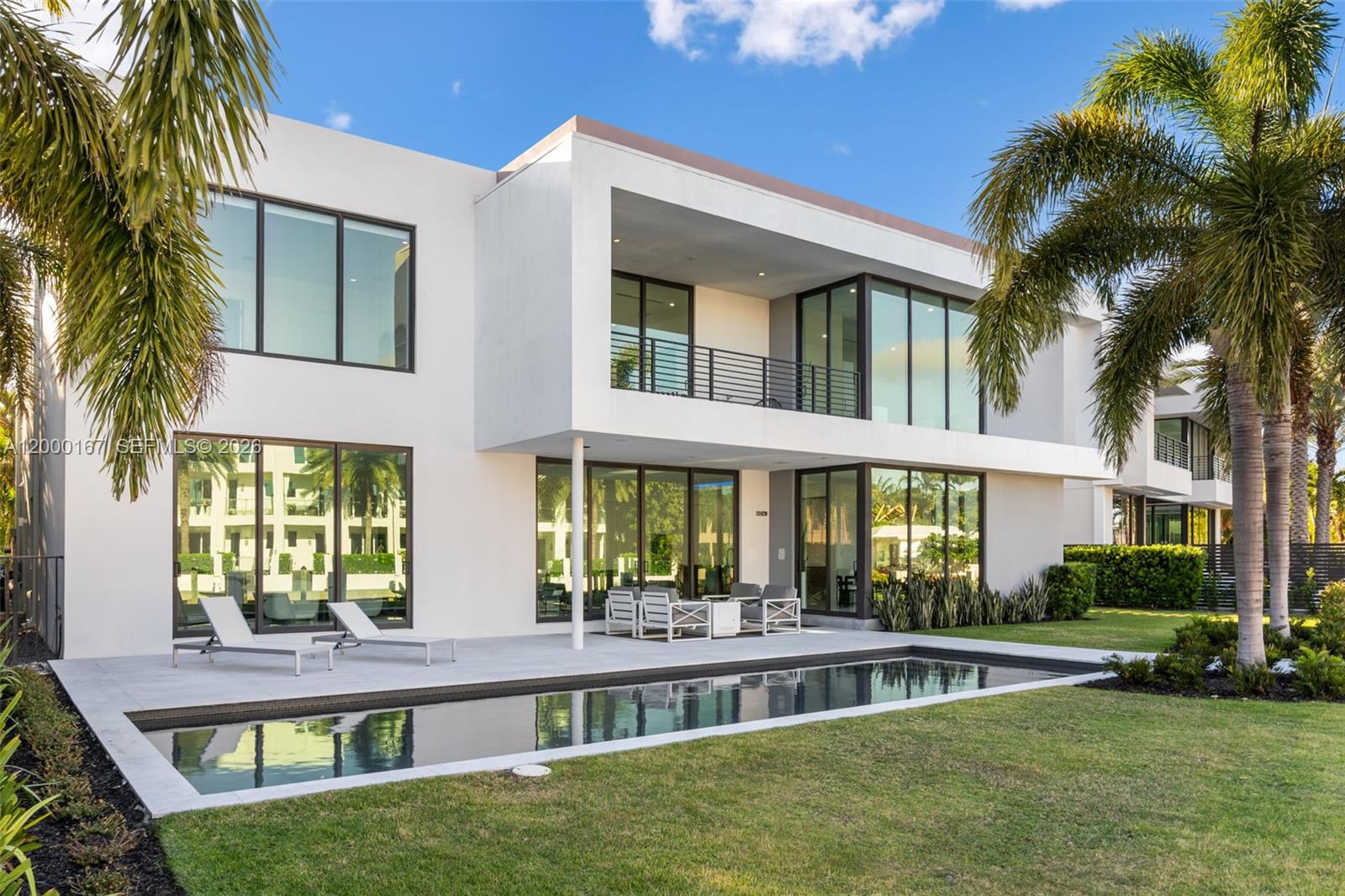 4232 E Tradewinds Ave Lauderdale By The Sea, FL 33308