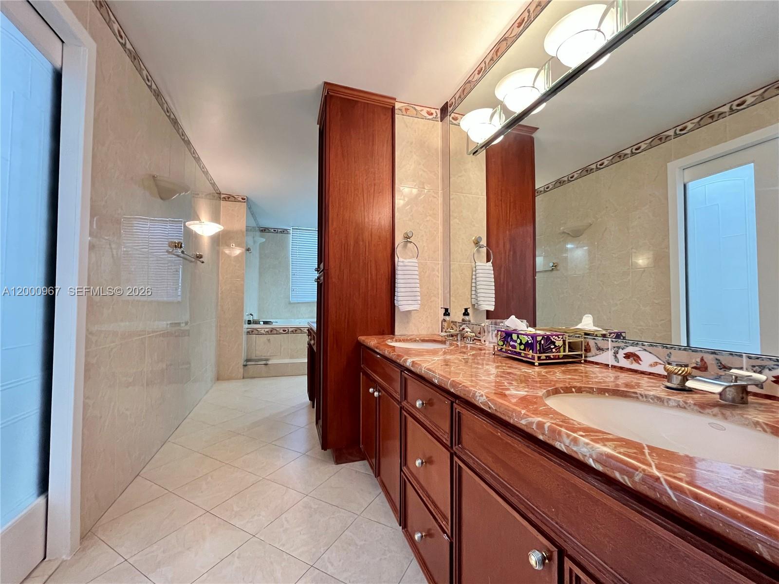 9511 Collins Ave #811 Surfside, FL 33154
