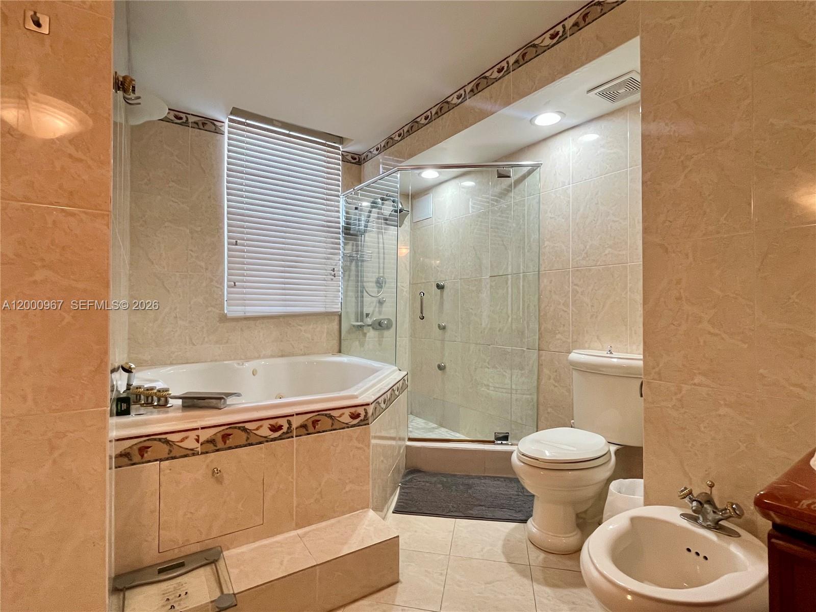 9511 Collins Ave #811 Surfside, FL 33154