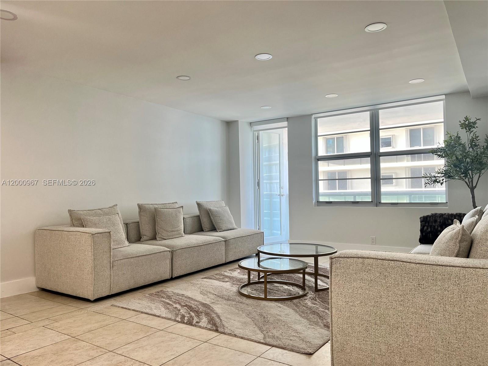 9511 Collins Ave #811 Surfside, FL 33154