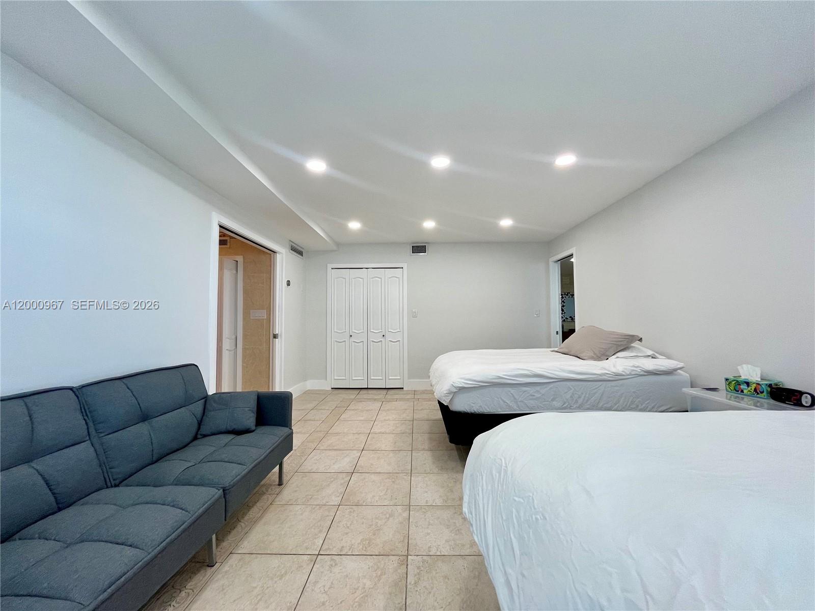9511 Collins Ave #811 Surfside, FL 33154