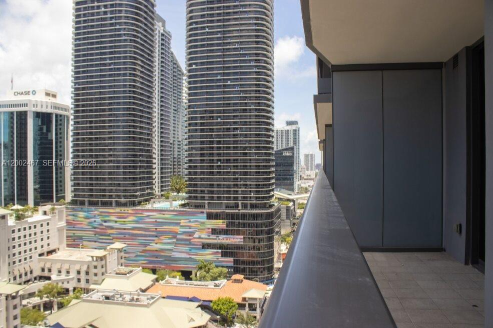 1000 Brickell Plz #1906 Miami, FL 33131