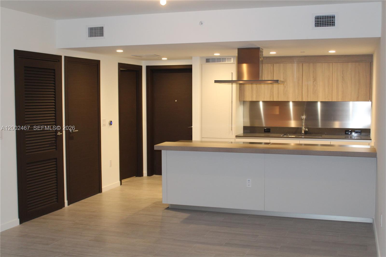 1000 Brickell Plz #1906 Miami, FL 33131