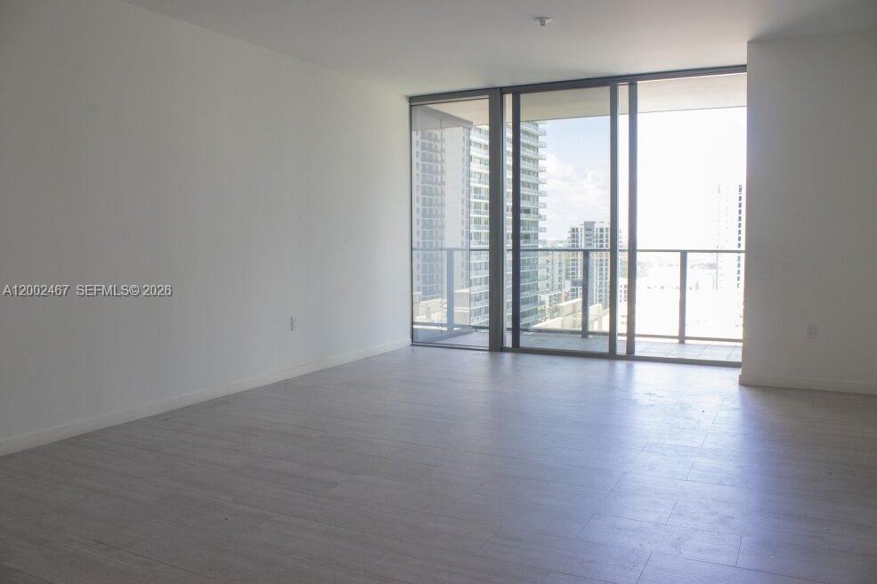 1000 Brickell Plz #1906 Miami, FL 33131