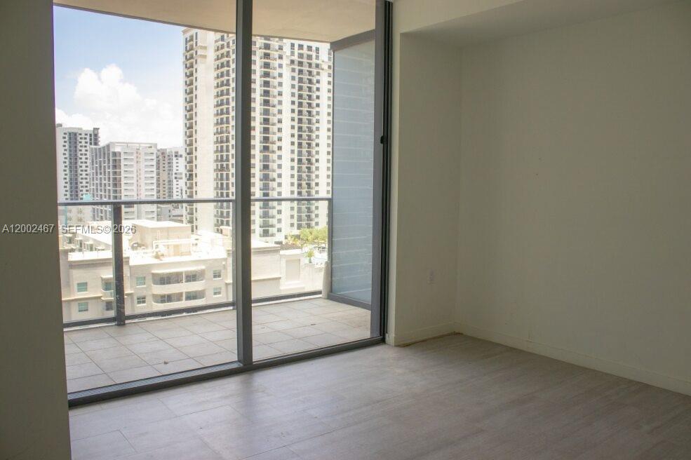 1000 Brickell Plz #1906 Miami, FL 33131