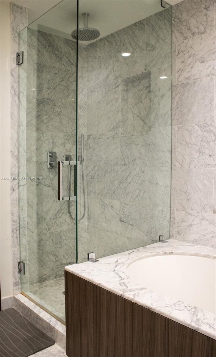 1000 Brickell Plz #1906 Miami, FL 33131