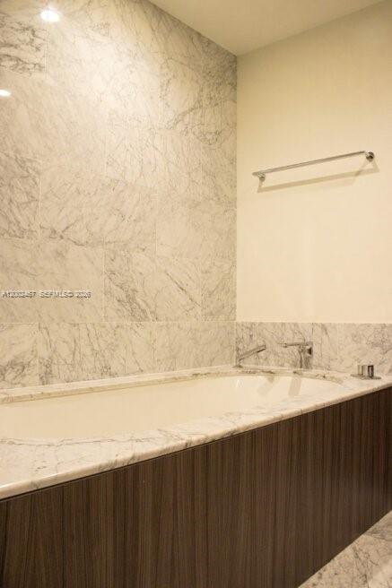 1000 Brickell Plz #1906 Miami, FL 33131